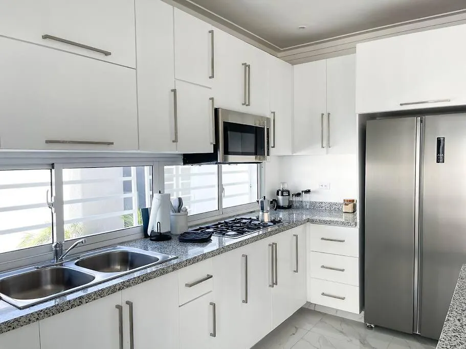 Villa Ana Luisa - Pool, Ac, 3Min To Beach, Modern 3Bd/3.5Ba La Romana 0*,